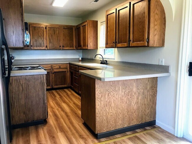 Foto del edificio - 4 br, 2 bath House - 1014 SE Terrace Dr