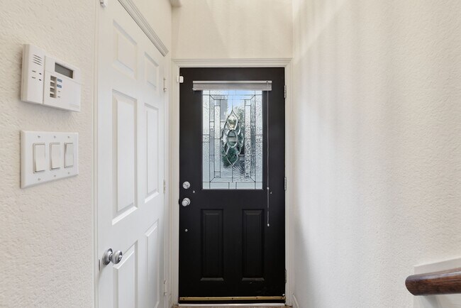 Foto del edificio - 3209 Clearview Cir