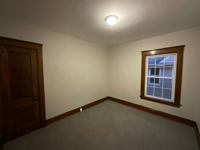 Building Photo - 3820 Riverside Avenue