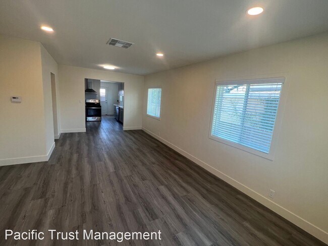 Building Photo - 4 br, 1.5 bath House - 4594 W. 135th
