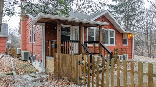 Building Photo - 2575 Waukegan Ave