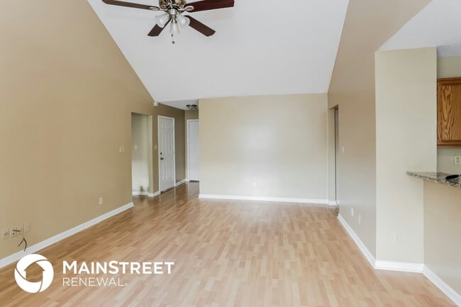 Foto del edificio - 7094 Showboat Ln