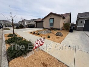 Building Photo - 2234 S Oakhurst Ct