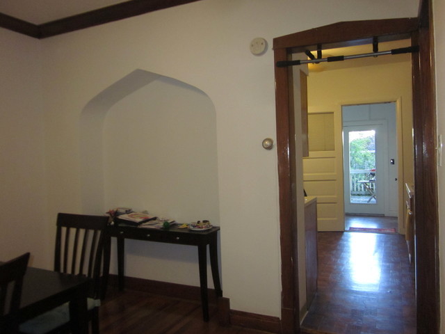 Building Photo - 2418 W Warner Ave