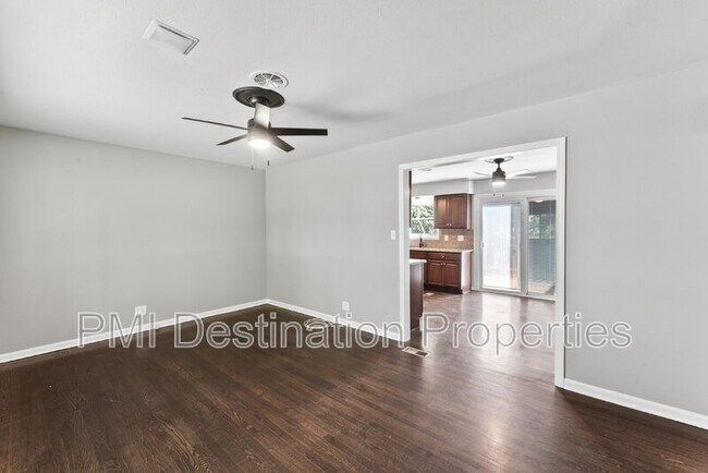 Foto del edificio - 6225 Glenwood St
