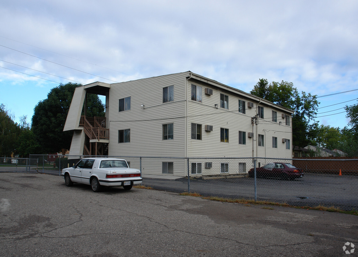 Building Photo - 4823 S Pennsylvania Ave