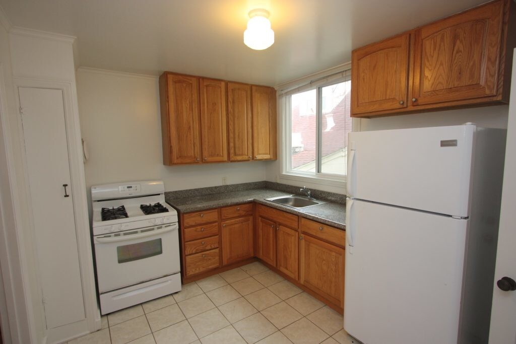 Primary Photo - 615 25th Ave