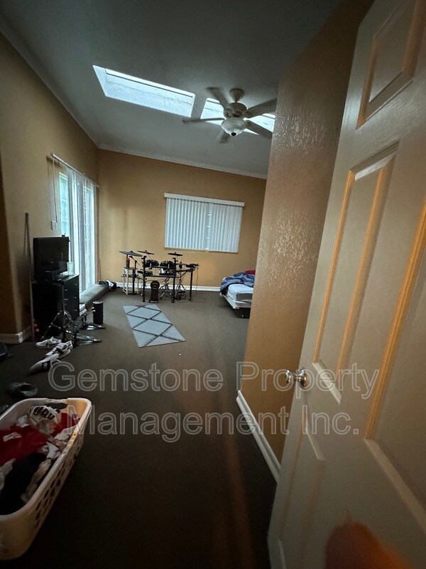 Foto principal - 4839 Campanile Dr