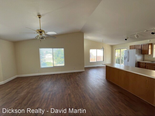 Building Photo - 3 br, 2 bath House - 970 Mercedes Dr