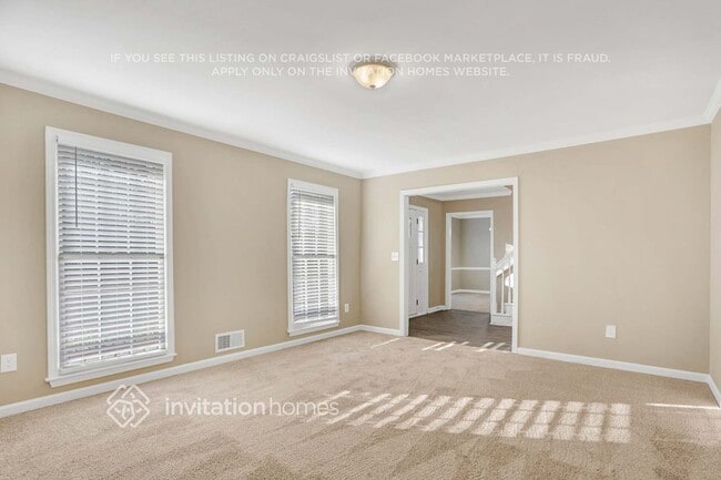 Building Photo - 2312 Marneil Dr NE