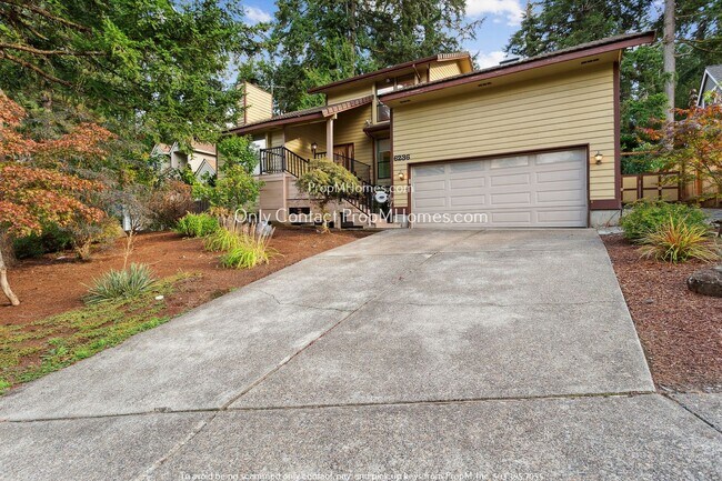 Building Photo - Spacious Bridge View Estates Gem – Vaulted...