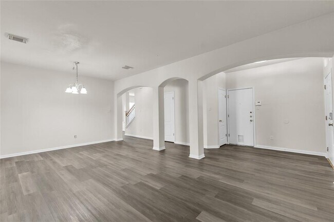 Foto del edificio - 3733 Eagles Nest St