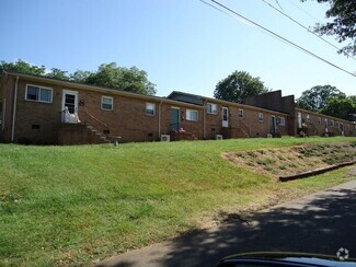 Building Photo - 708 F Ave SE