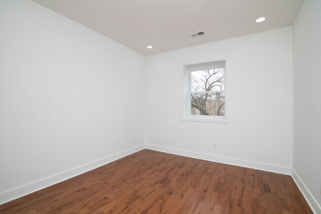 Foto del edificio - 3035 W Diamond St