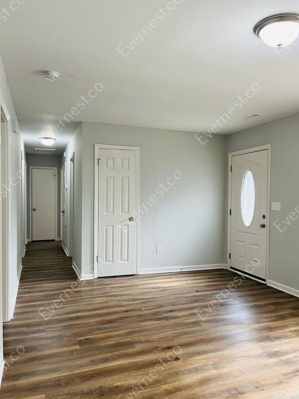 Building Photo - 3214 Cedarhurst Dr