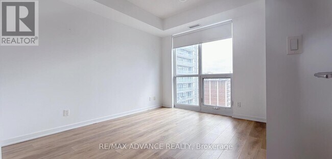 Photo du bâtiment - 38 Forest Manor Rd