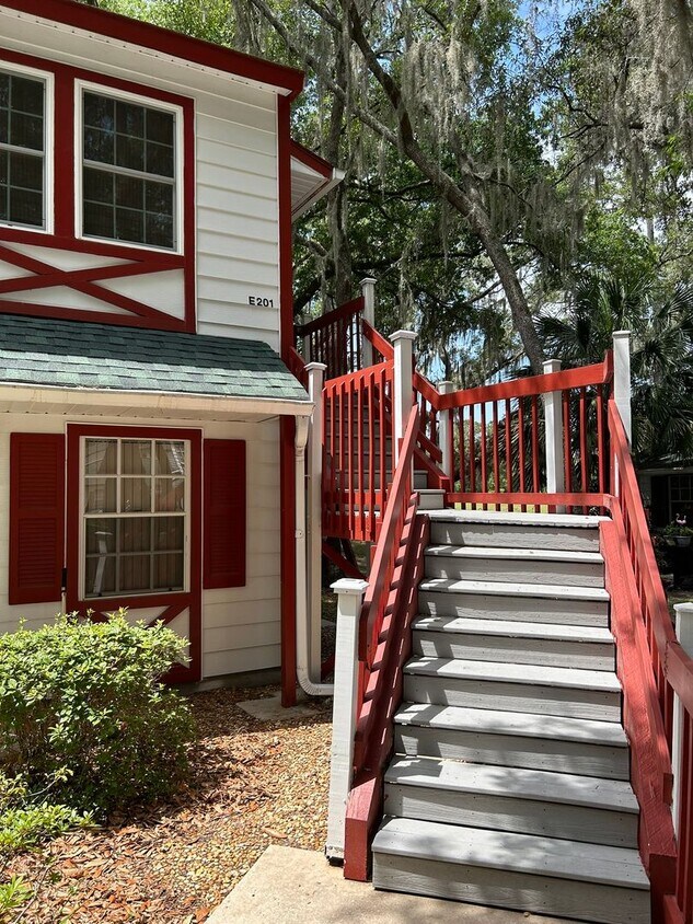 Primary Photo - Fully furnished 55+ short term