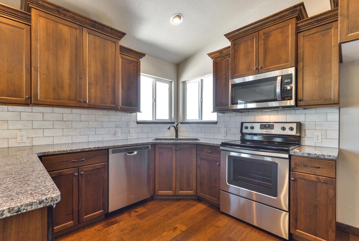 Primary Photo - Beautiful Timnath Ranch Home