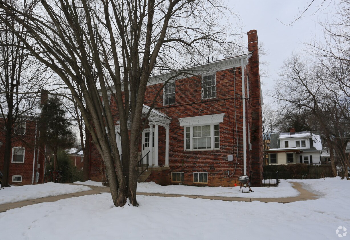 Primary Photo - 816 Greenwood Cir