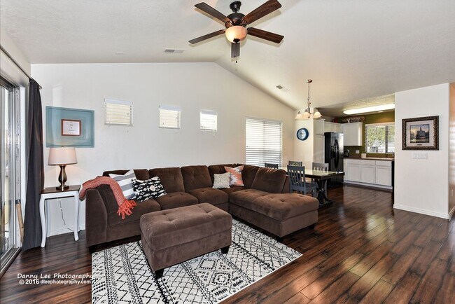 Foto del edificio - 2605 E Hilltop Ledge Dr