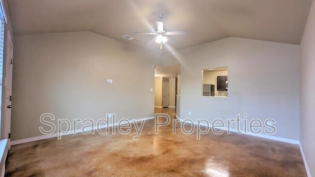 Building Photo - 1005B Kerr Ct