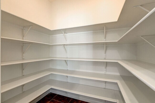 Building Photo - Beautiful 4 bedroom 3 bath home in Mountai...