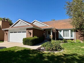 Building Photo - 1453 E Vintry Cir