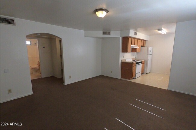 Building Photo - 507 E 10th Ave