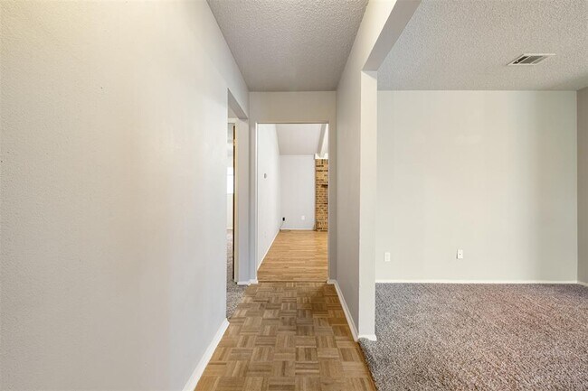 Foto del edificio - 5404 Salem Hill Dr