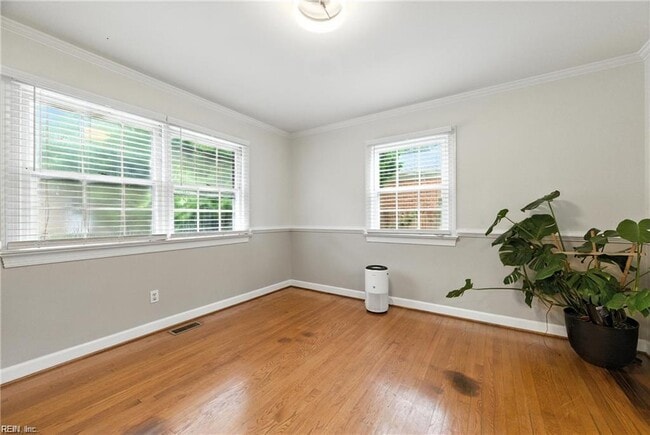 Building Photo - 707 Lipton Dr
