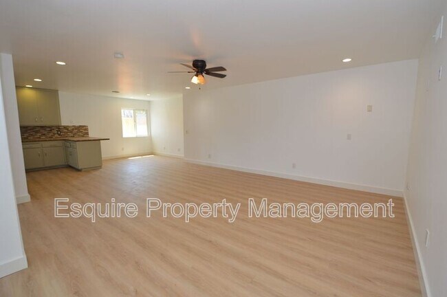 Building Photo - 13515 W Telegraph Rd