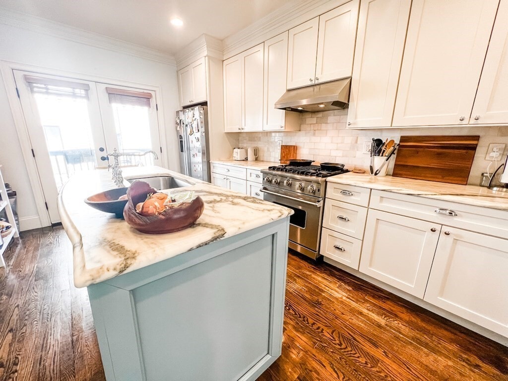 Primary Photo - 58 Seaverns Ave