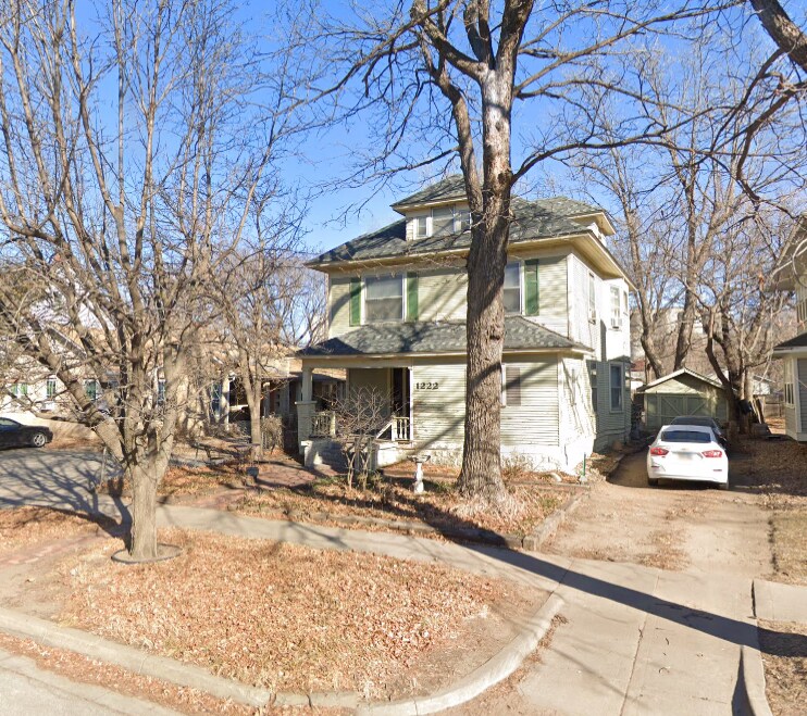 Primary Photo - 1222 N Emporia