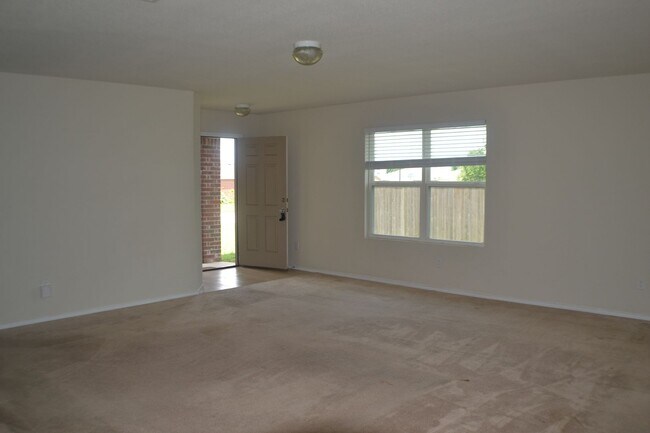 Foto del edificio - 1305 Swan Ridge Dr