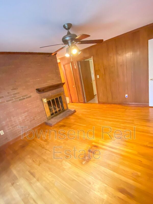 Foto del edificio - 220 S McPherson Church Rd