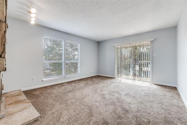 Building Photo - 8560 Park Ln