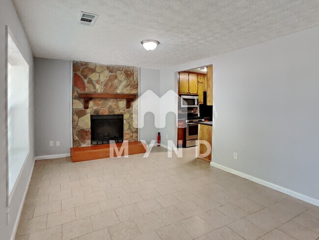 Foto del edificio - 5331 Ridge Forest Dr