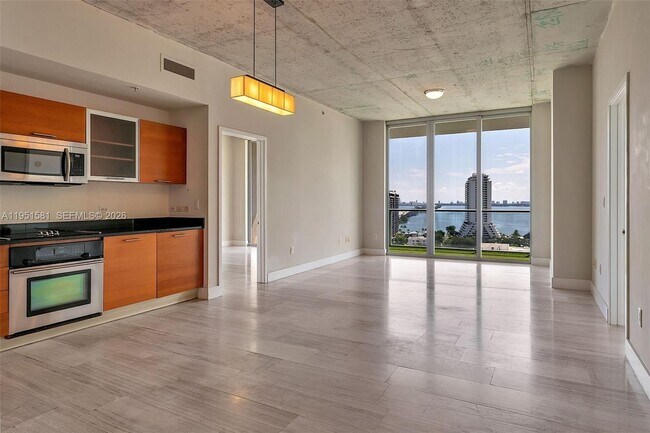 Foto del edificio - 3470 E Coast Ave