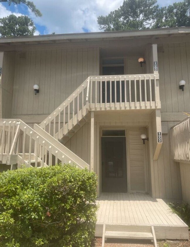 Primary Photo - Studio available at Seacliff!