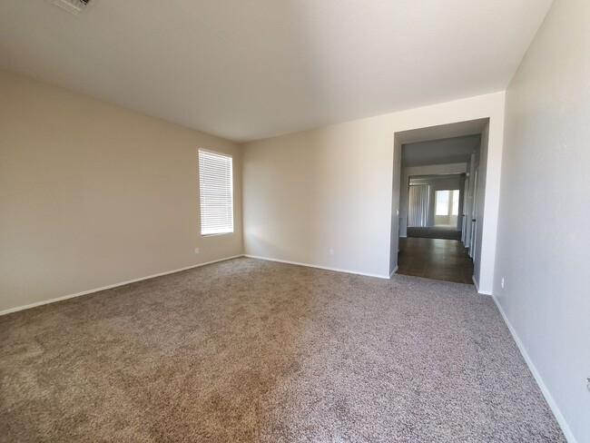 Foto del edificio - LAVEEN VILLAGE BEAUTIFUL 3 BEDROOMS PLUS D...