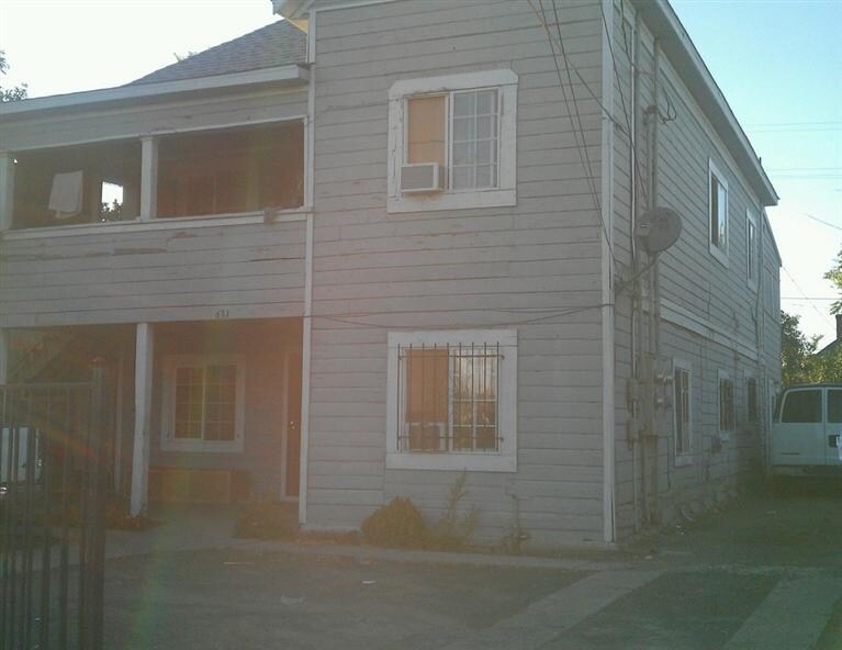 Primary Photo - 631 E Hazelton Ave