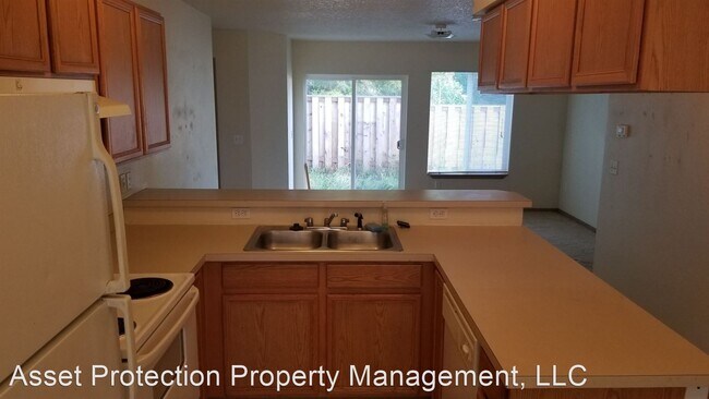 Building Photo - 18310 SE Abernethy Ln