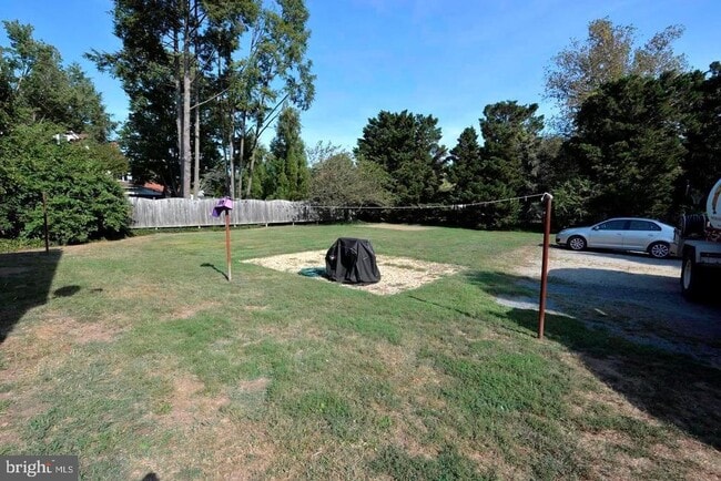 Building Photo - 722 Church Hill Rd