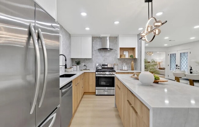 Photo - 5003 Valdez Ave Apartment