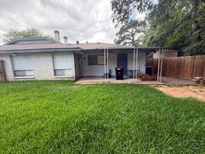 Building Photo - 3121 Oak Rock