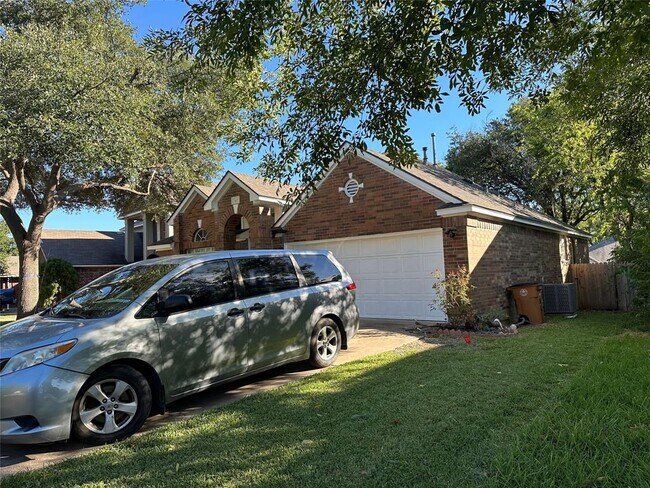Building Photo - 1117 Blue Fox Dr