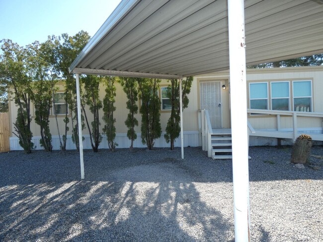 Foto del edificio - 6110 N Orange Tree Ln