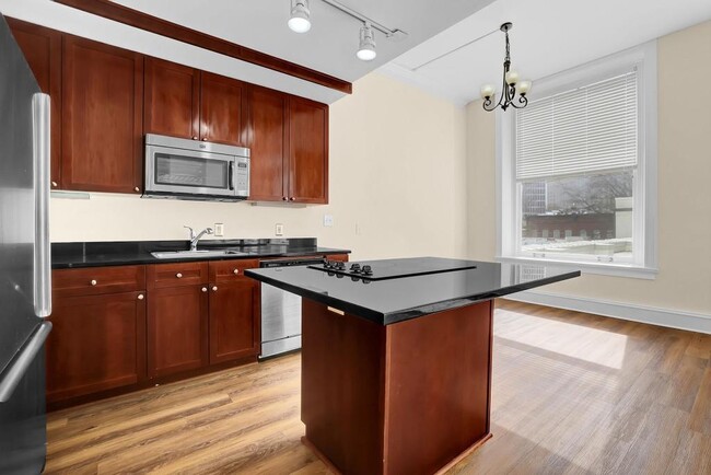 Building Photo - 57 Forsyth St NW