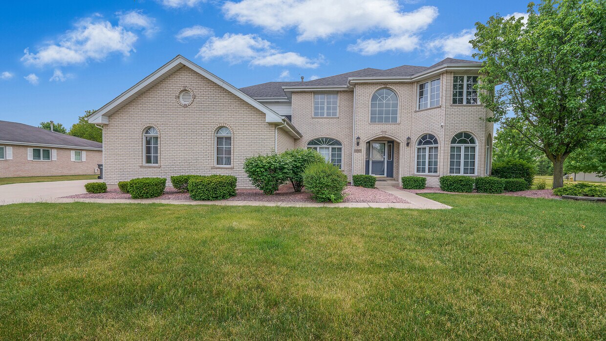 11505 Twin Lakes Dr, Orland Park, IL 60467 House Rental in Orland