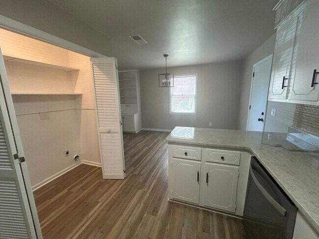 Foto del edificio - 19 Woodpond Ct